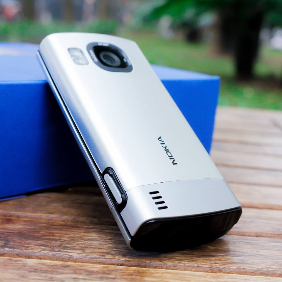 Điện thoại Nokia 6700 slide trượt tông kho mới 99%