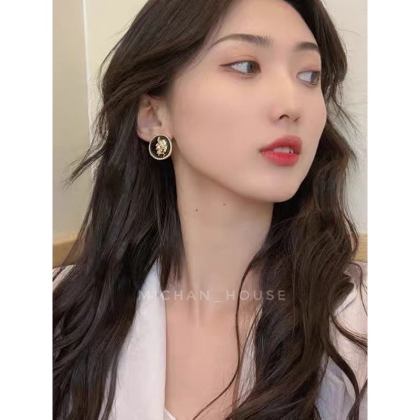 Hoa tai họa tiết cá tính