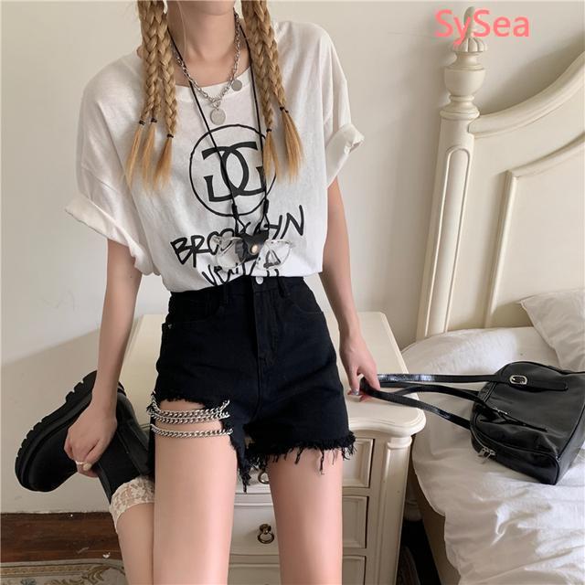 Quần đùi vải denim phối dây xích cá tính quyến rũ hợp thời trang