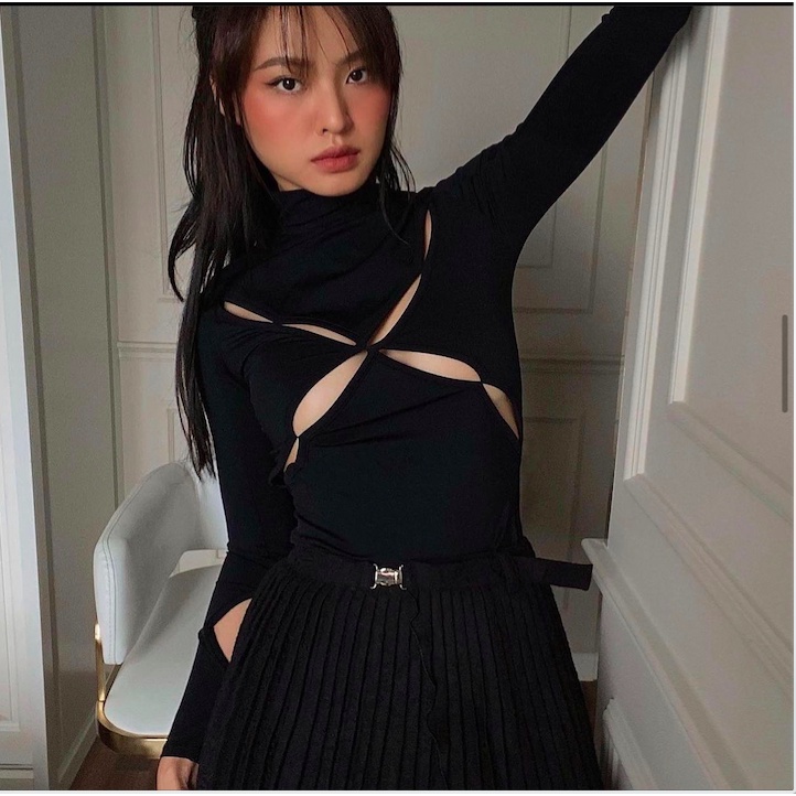Áo cutout Aspirin Black Eyes Long Sleeves