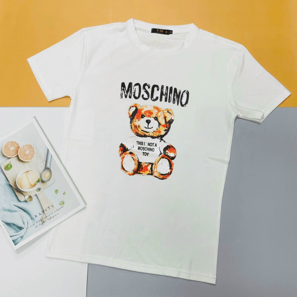 Áo Thun Nam Nữ Chất Cotton Mịn, Cổ Tròn Họa Tiết Gấu MOSCHINO Form Rộng Mặc Mát Thoải Mái Hoạt Động [NEW UNISEX]