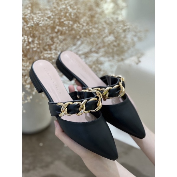 Sục quai xích vàng