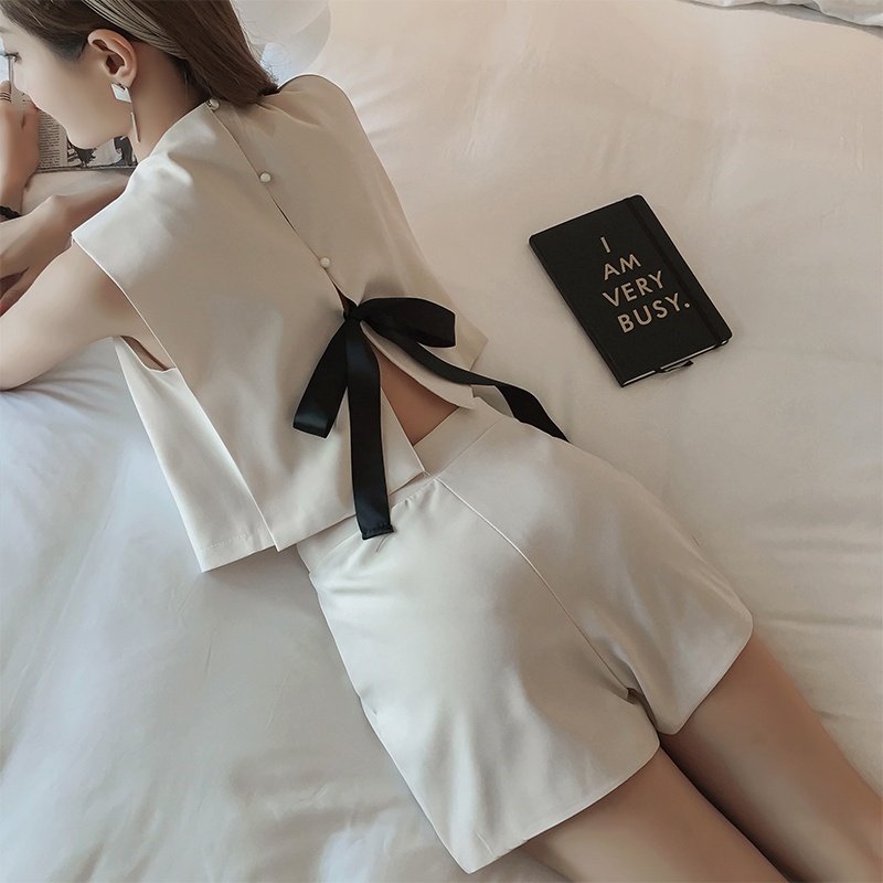 Bộ Đồ Hai Mảnh Áo Sát Nách Phối Quần Short Thời Trang Mùa Hè 2020 Cho Nữ