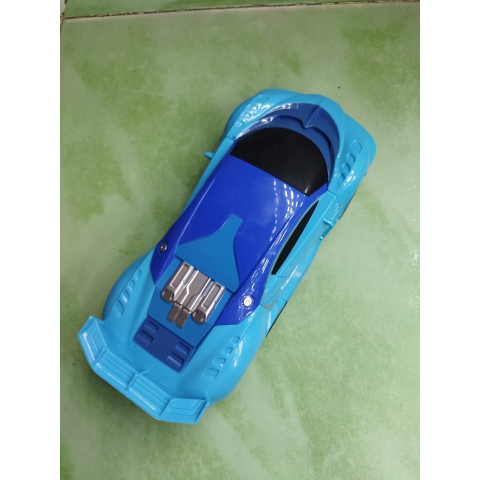 Xe điều khiển kiểu dáng xe đua, 2 màu xanh - đỏ, có thể tháo rời từng mảnh áo xe, ảnh chụp thật tại cửa hàng 3010