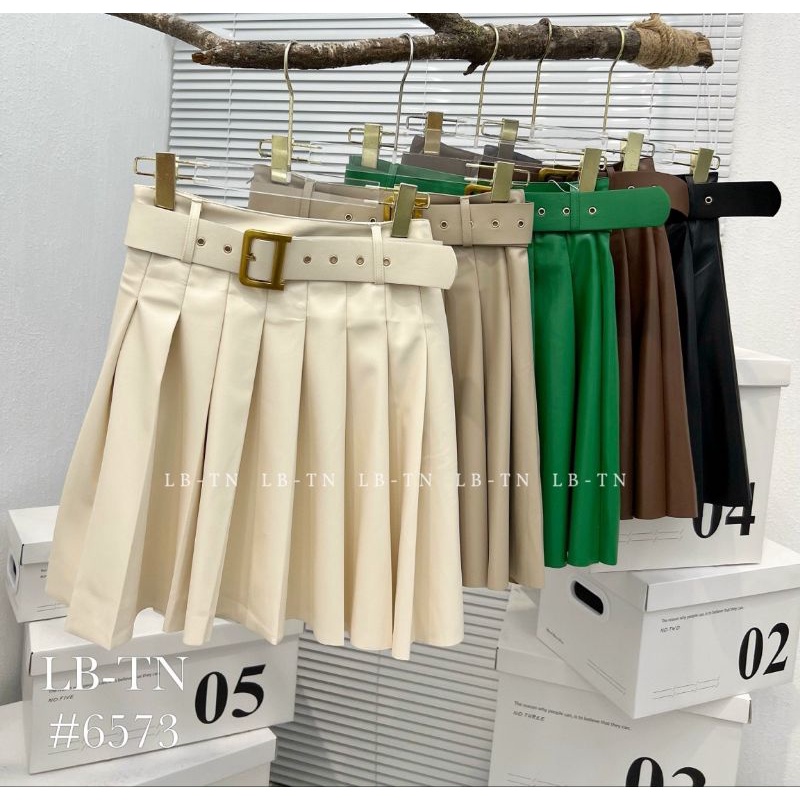 Chân váy da xếp ly có quần trong kèm đai