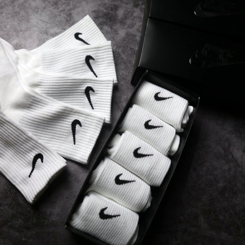 Tất nike cổ cao êm chân co giãn tốt, chất liệu dày dặn giữ ấm tốt