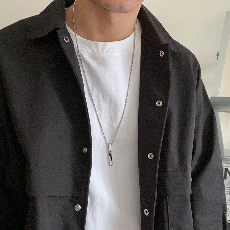 Vòng cổ thiết kế bất đối xứng phong cách hip hop cá tính thời trang