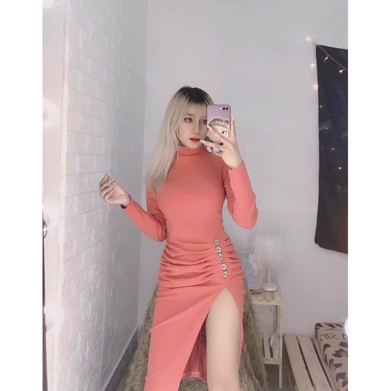 Đầm Body Tay Dài Xẻ Tà Cổ Lọ Nút Kiểu ✨
