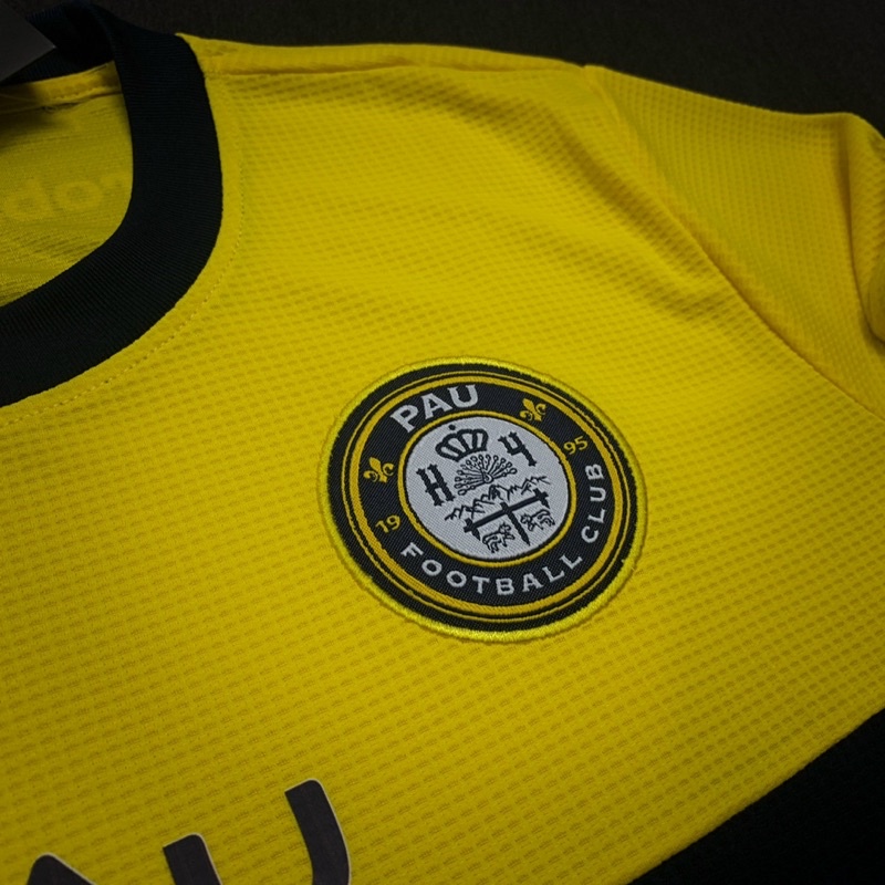 Bộ quần áo đá banh CLB PAU FC 2023 màu vàng hàng cao cấp