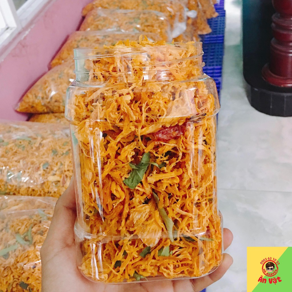 1 LON PET KHÔ GÀ XÉ CAY LÁ CHANH, KHÔ GÀ CHÁY TỎI LOẠI ĐẶC BIỆT KHÔNG TRỘN BỘT - ĐỒ ĂN VẶT VỪA NGON VỪA RẺ | BigBuy360 - bigbuy360.vn