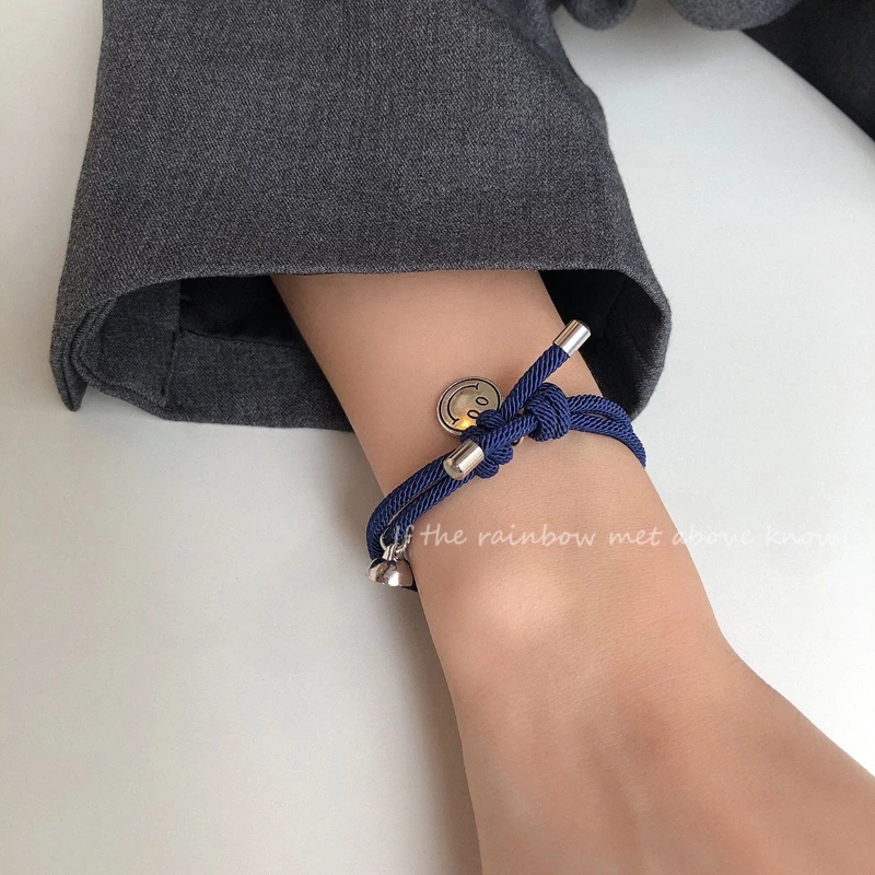 Cặp Vòng Tay Nam Châm Mặt Cười Cho Các Cặp Đôi