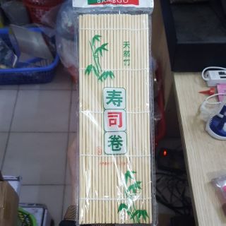 Mành tre cuộn cơm