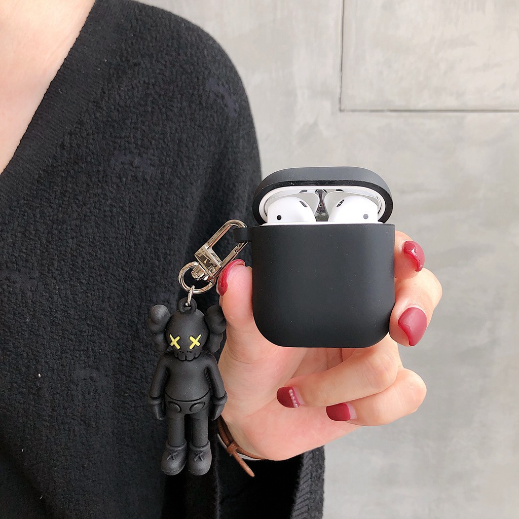 Vỏ Bọc Hộp Sạc Tai Nghe Airpods 2 Bằng Silicone Hình Kaws Độc Đáo | BigBuy360 - bigbuy360.vn