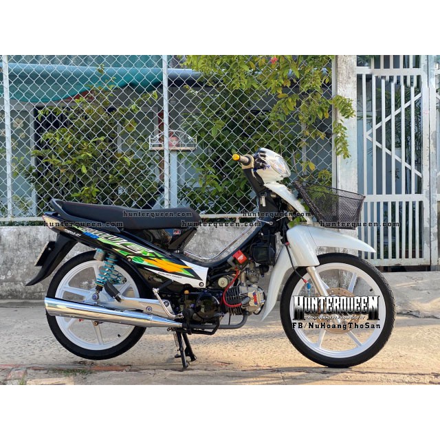 WAVE nhỏ độ đen trắng đơn giản. Tem rời chất liệu cao cấp, bền, không bay màu