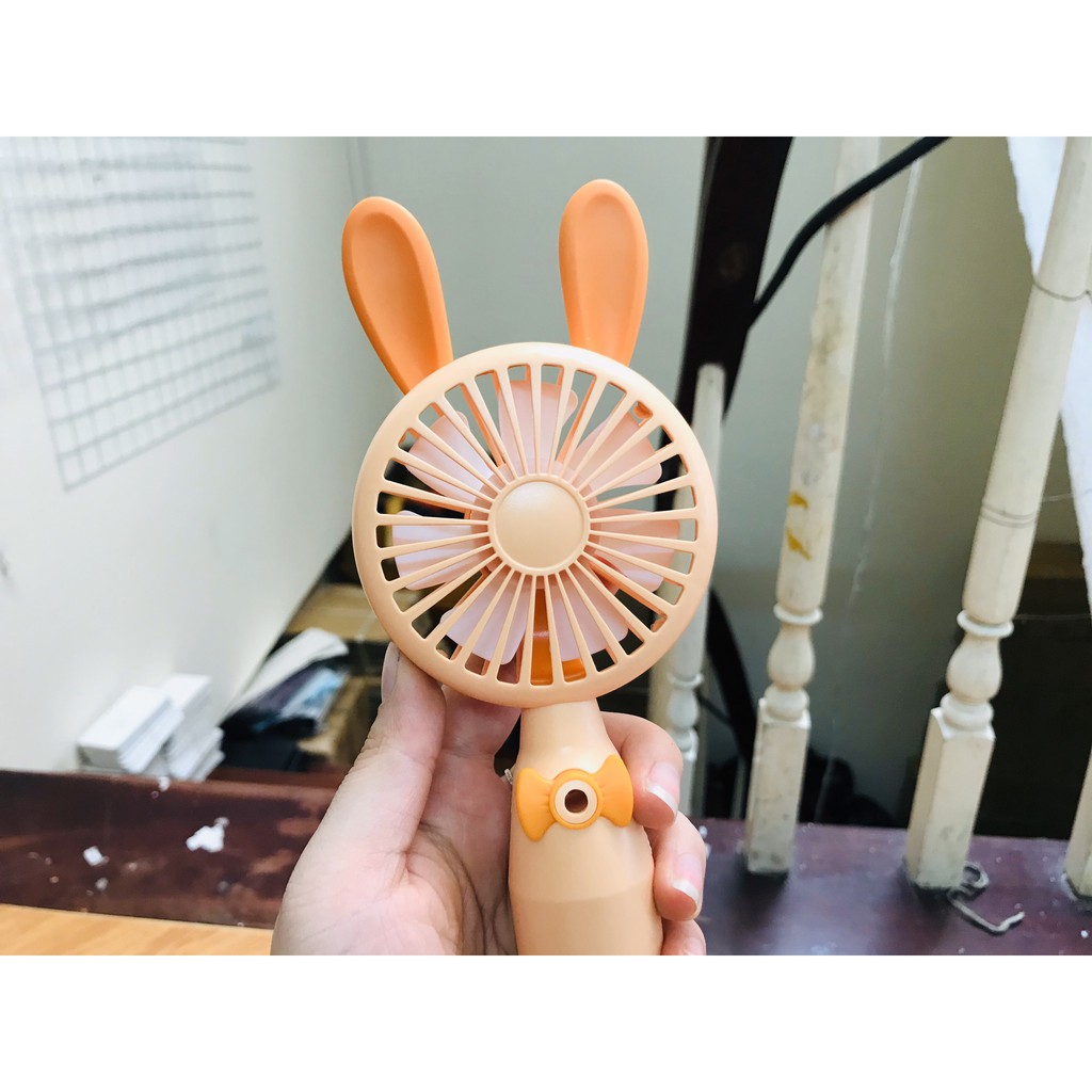 Quạt mini cầm tay phun sương KD 135 siêu tiện lợi