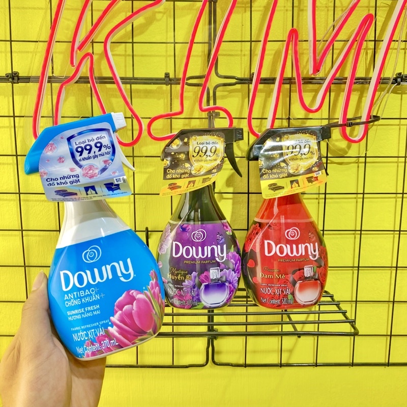 Nước xịt vải Downy chai 370ml