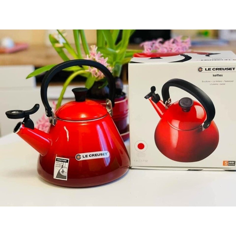 ẤM ĐUN NƯỚC LE CREUSET KONE 1,6L MẦU ĐỎ & MẦU CAM- Hàng chuẩn auth mua tại Đức