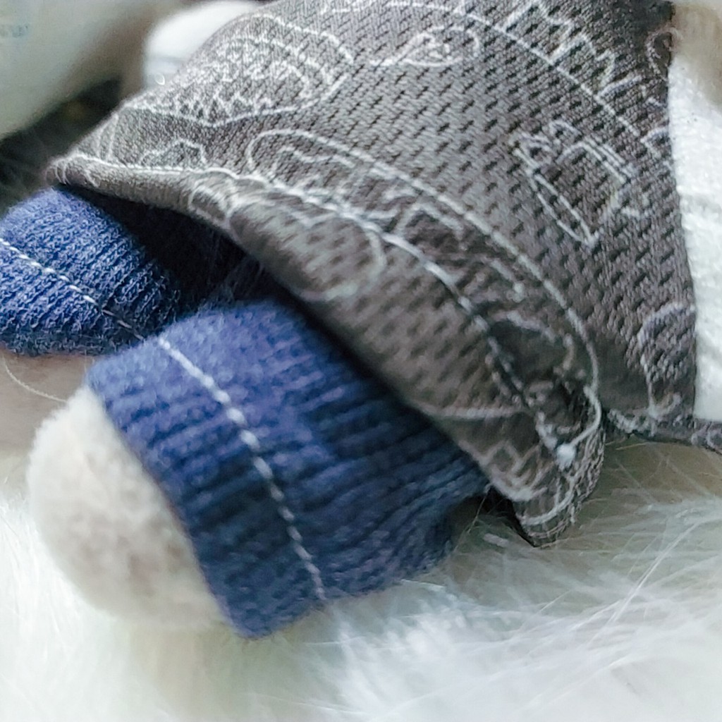 Áo Đôi Cổ Lọ Và Nơ Hoa Hồng Cho Doll 20cm Và 15cm