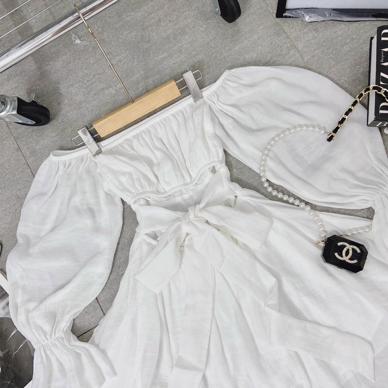 Đầm voan tơ cổ vuông thắt nơ lưng tay bo loe