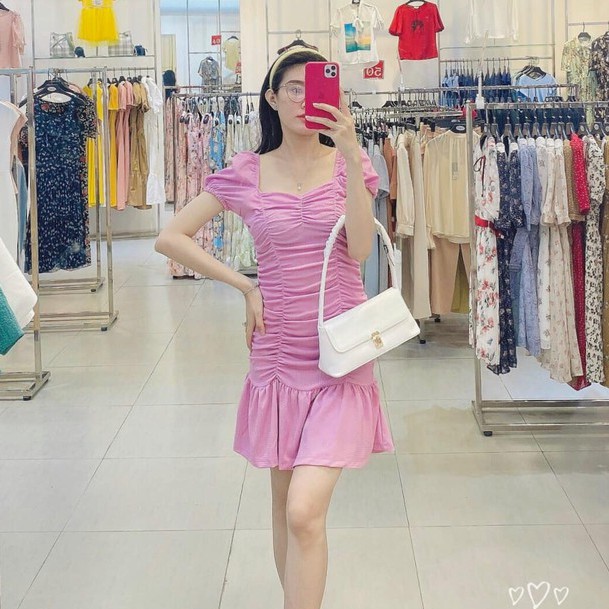 Đầm ôm cổ vuông, đuôi cá, rúm chun dọc thân Emspo DS4079