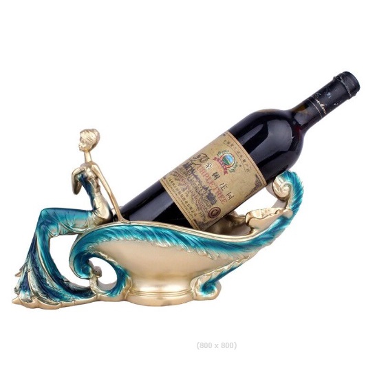 Kệ rượu cô gái bên chiếc thuyền A340