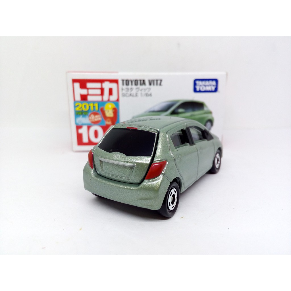 Xe mô hình đồ chơi TOMICA 104 Toyota Vitz (1:64) TAKARA TOMY