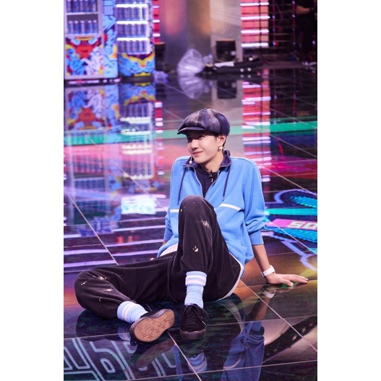 Khăn Báo Đen _ Wang Yibo - sản phẩm chính hãng của gian hàng Bước nhảy đường phố mùa 4