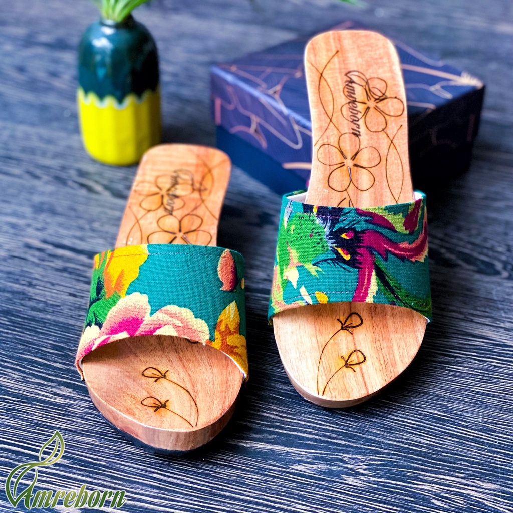 Guốc mộc 5cm, guốc mộc truyền thống, guốc mộc vintage, guốc mộc chăn con công màu xanh