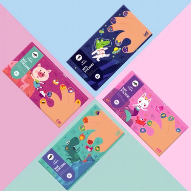 Dán móng tay cho bé