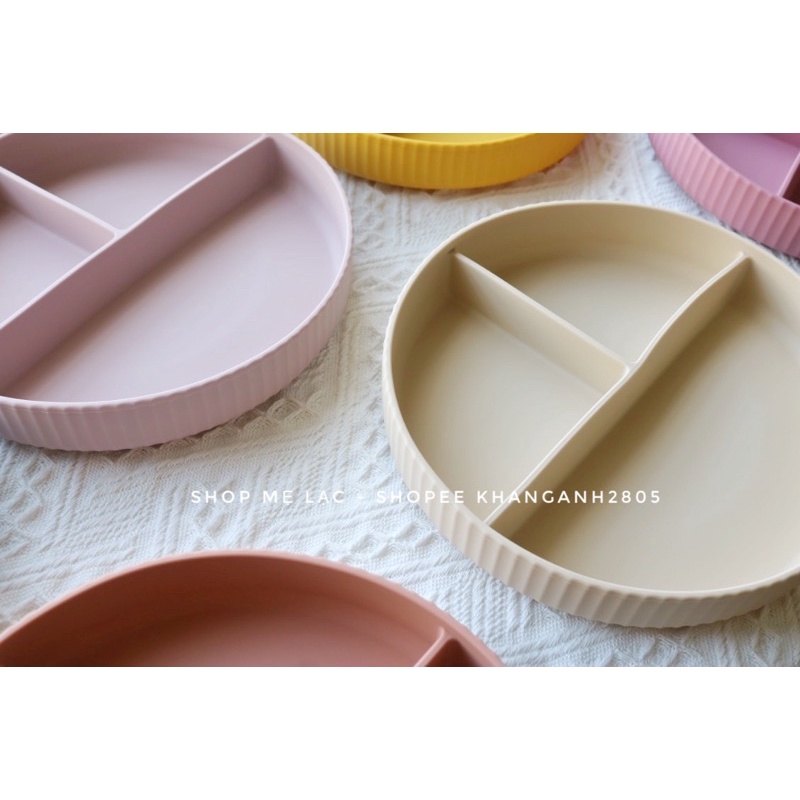 Khay ăn dặm silicon tròn 3 ngăn đế hít chống lật, màu pastel phong cách Hàn Quốc