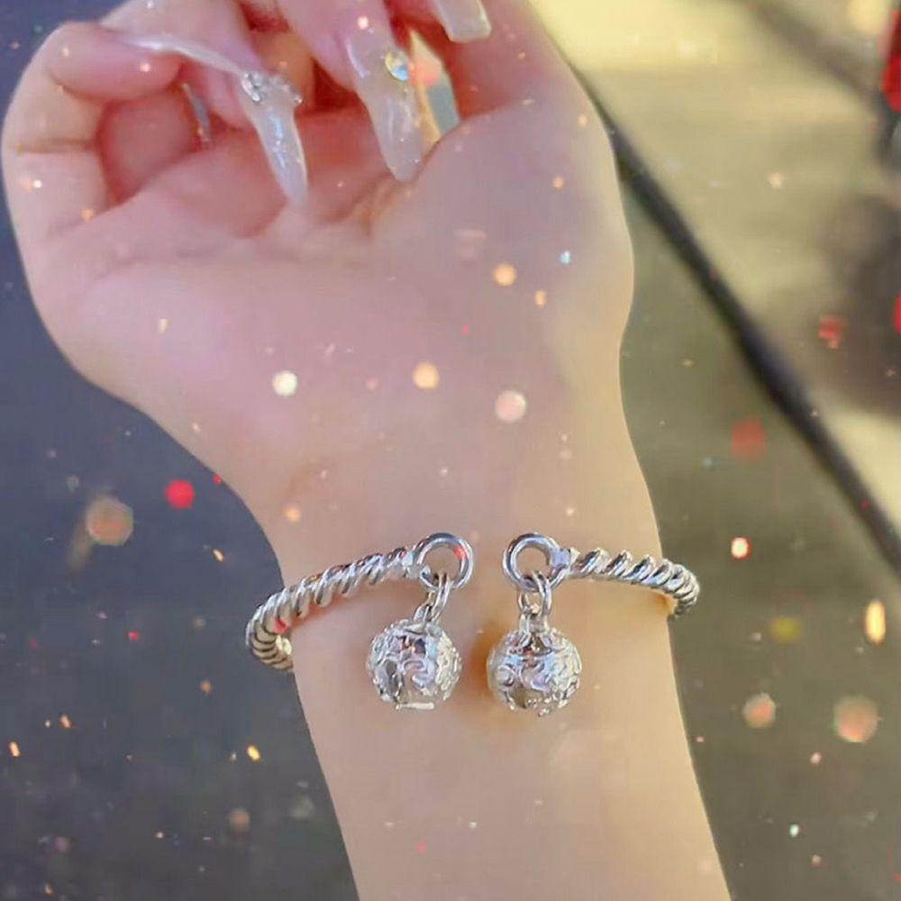 Vòng Tay Dây Xoắn Đính Chuông Phong Cách Hàn Quốc Cổ Điển Dành Cho Nữ