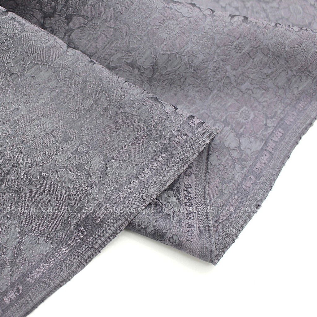 Vải Lụa Hà Đông Satin Hoa Cúc - Đông Hương Silk - LHVS073 Ghi chì - mát, mềm, tôn dáng, quý phái, sang trọng