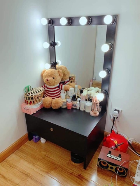 Bàn trang điểm đèn LED ngồi  Bệt bao giá thị trường | BigBuy360 - bigbuy360.vn