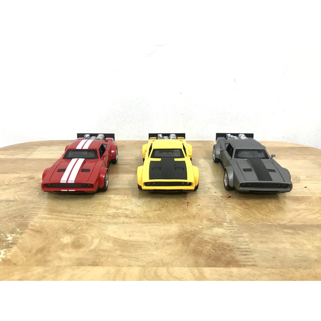 Mô hình xe Dodge Ice Charger  _ Tỷ lệ 1:32