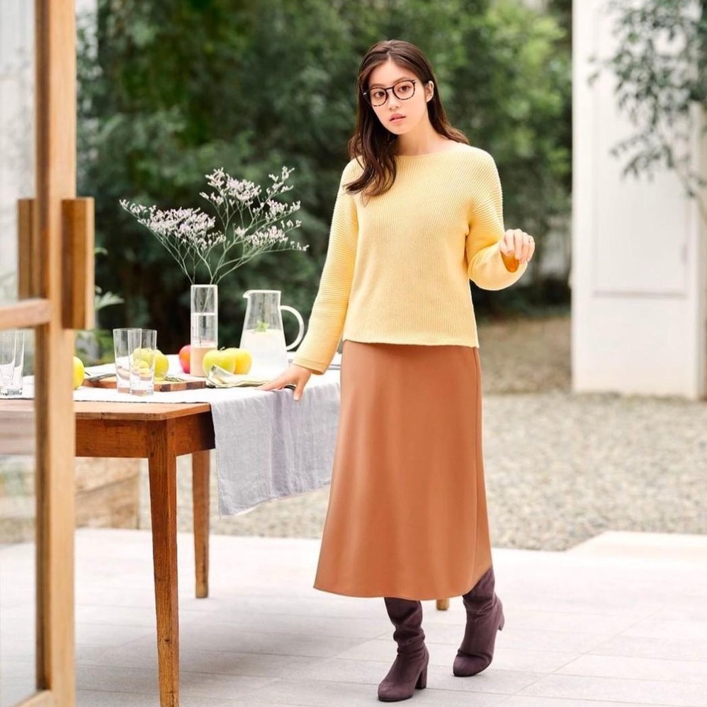 [Mã SMA071008 hoàn 10K xu đơn 0Đ] Chân váy Midi lụa Satin dáng xoè A - Satin Narrow Flare Skirt (UNIQLO chính hãng) ❤ | BigBuy360 - bigbuy360.vn