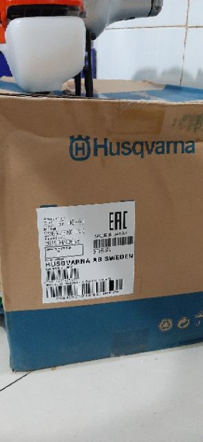 Máy cắt cỏ husqvarna 226R - Hàng chính hãng Made In Japan - xilanh 34mm - 26cc - Thắng máy cưa xích