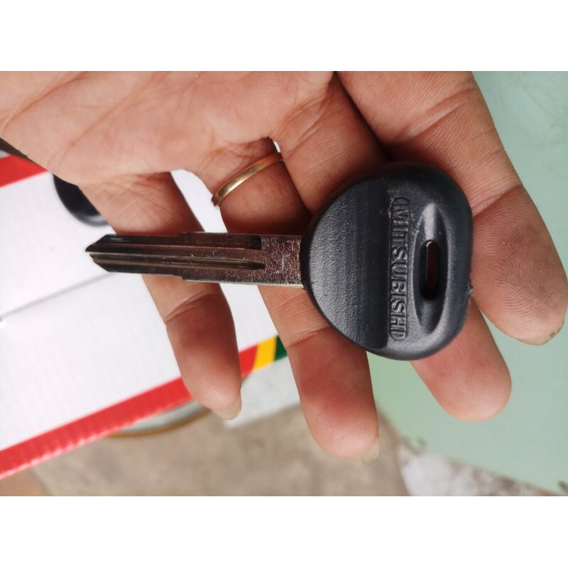 Phôi chìa khoá xe MITSUBISHI rảnh phải ( combo 2 chìa )
