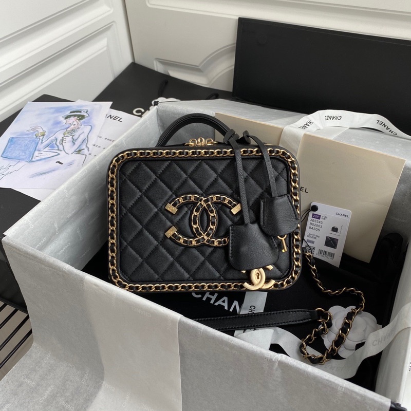 Túi xách nữ dáng cốp vuông hiệu Channel 𝘾𝙝𝙖𝙣𝙚𝙡 CN Small Vanity Case da thật cao cấp viền đính xích ánh kim hàng vip 1-1