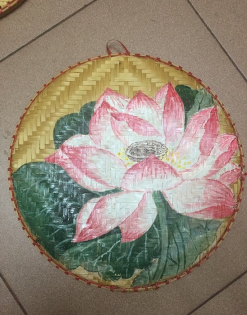 Tranh hoa sen  vẽ trên mẹt tre
