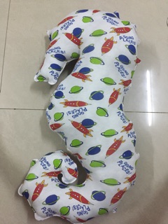 Gối ôm cá ngựa cho bé