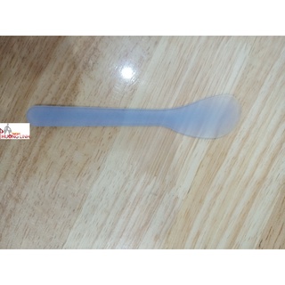 Que nhựa dùng để wax lông