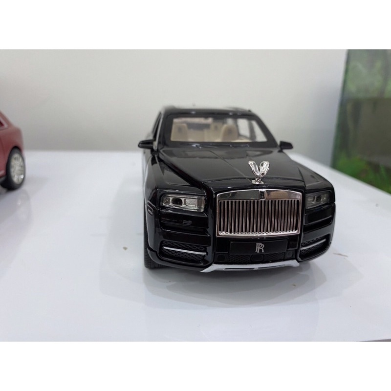 Xe mô hình ô tô Rolls Royce Cullinan gầm cao cực đẹp tỷ lệ 1/24