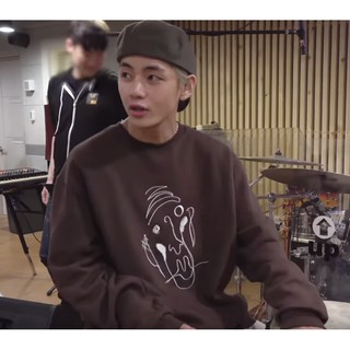 Áo sweater nâu giống BTS V