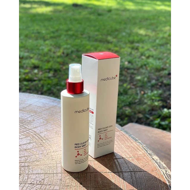 Xịt Giảm Mụn Thâm Cơ Thể MEDICUBE Red Clear Cica Body Mist 200ml _ MEDICUBE Chính Hãng