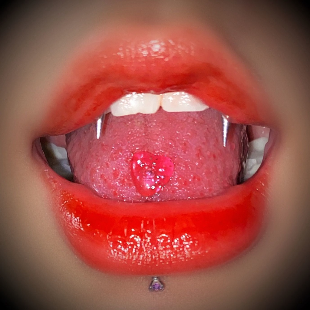 Khuyên lưỡi bằng thép titan không gây dị ứng thiết kế thanh ngắn dễ thương