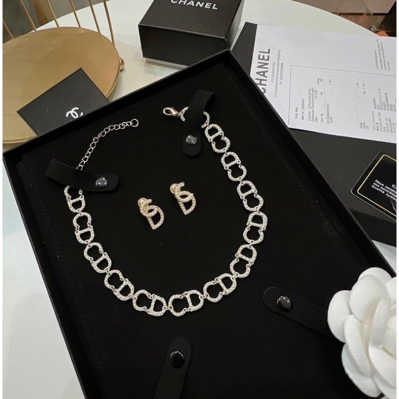 Sét vòng cổ khuyên tai đính đá hãng sang trọng vip