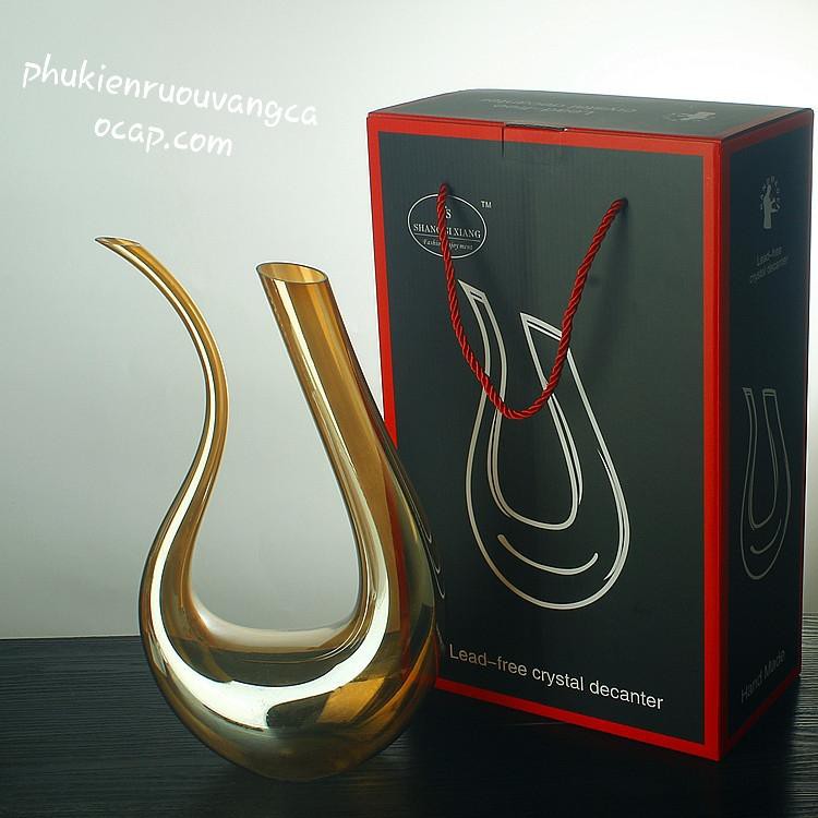Decanter thiên nga chữ U vàng. Bình thở rượu vang