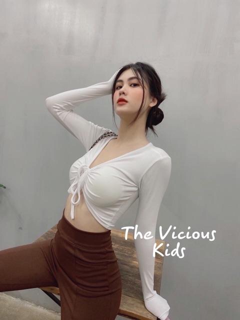 KHOEN NGỰC TAY DÀI