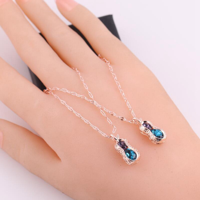 Dây Chuyền Thép Titan Mặt Hạt Đậu Đính Đá Opal May Mắn