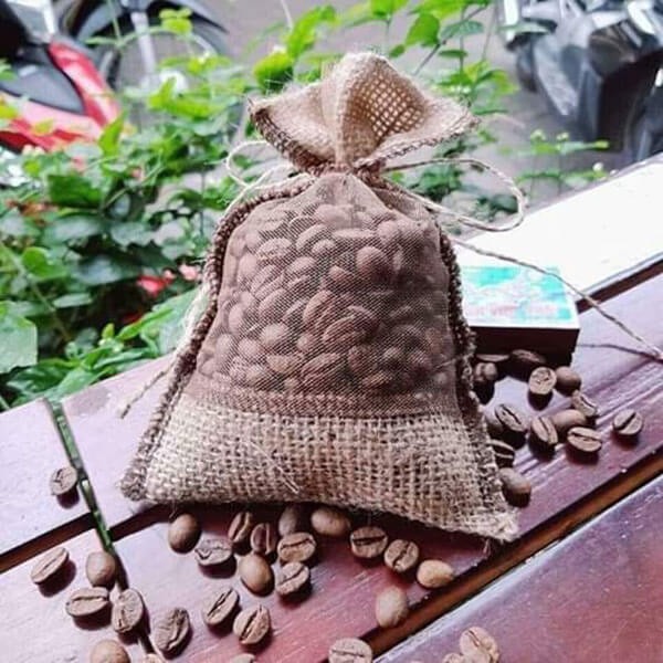 Túi Hạt Cafe treo xe ô tô (1 túi hạt cafe + 1 chai tinh dầu)